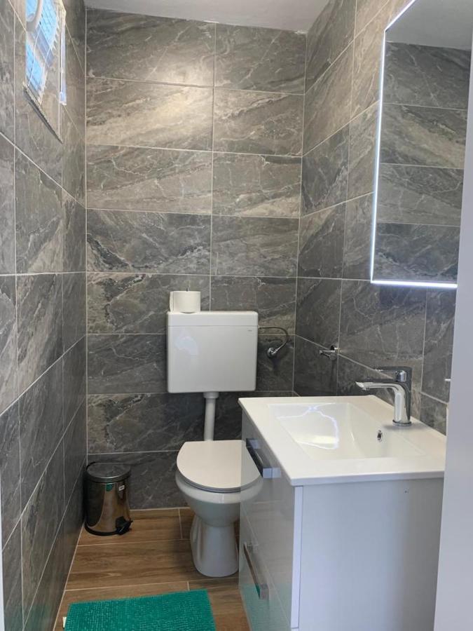 Apartmani Albatros Perusic Dış mekan fotoğraf